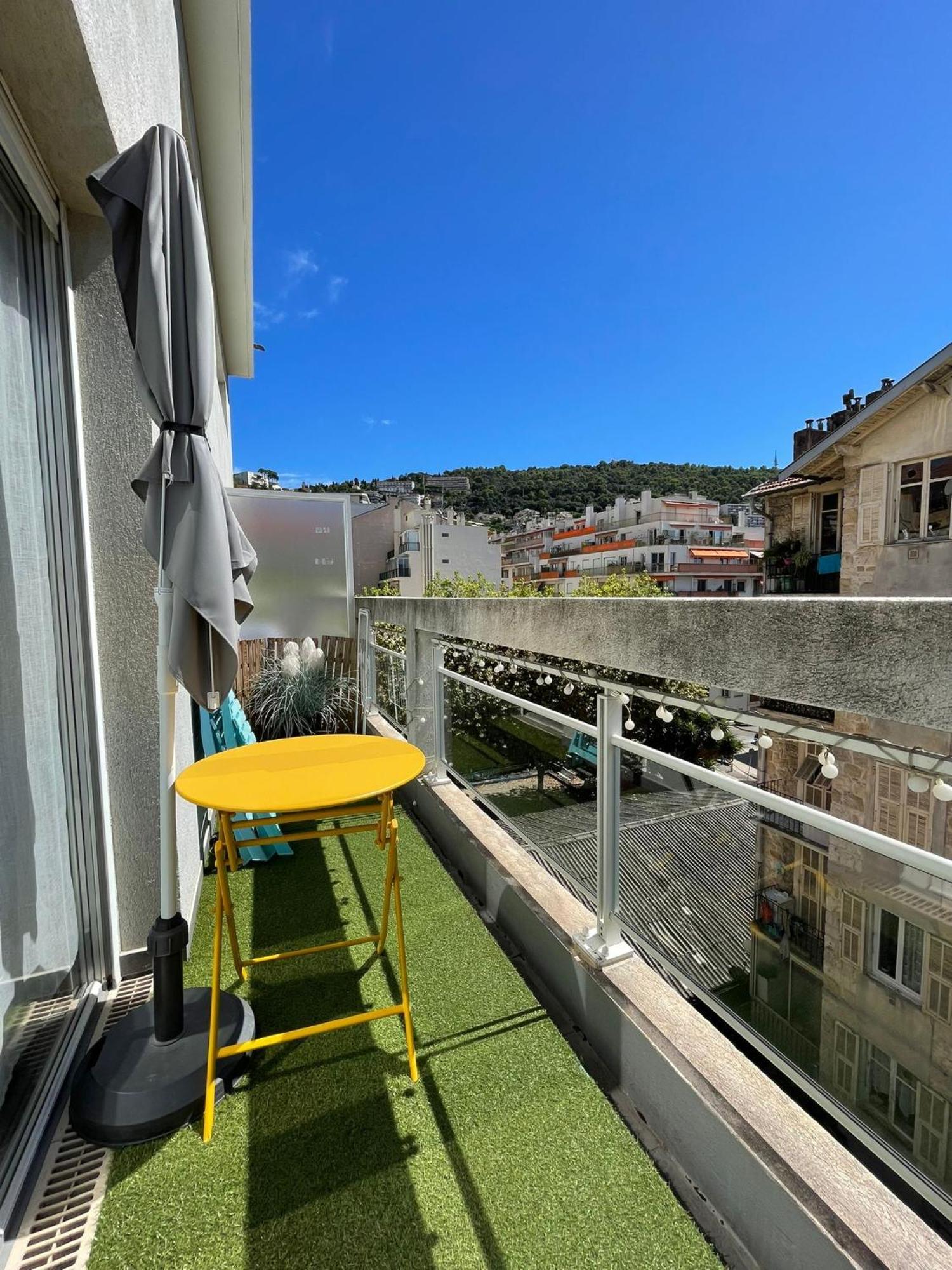 Apartment Climatise Avec Terrasse Ensoleillee